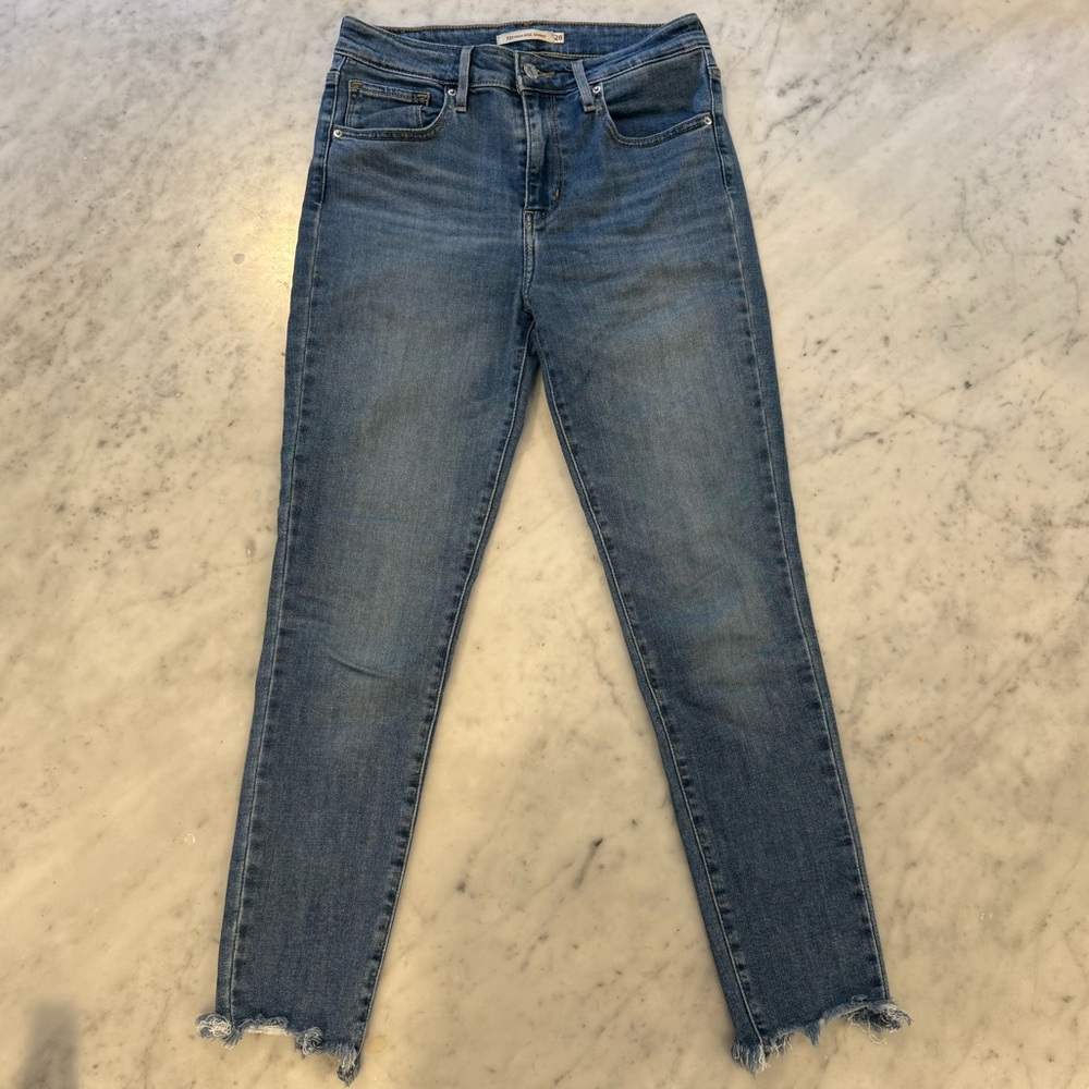 Levi’s 721 High Rise Skinny Jeans in Size 28